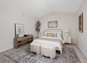 Vue Staging: Home-Our-Portfolio-2720-East-Walnut-Ave_24