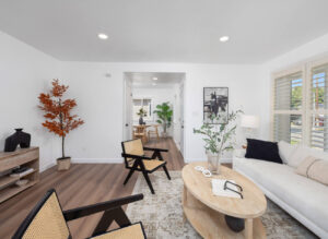 Vue Staging: Home-Our-Portfolio-5329-Dunrobin-Ave_10