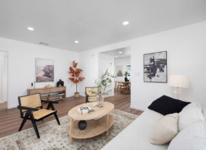 Vue Staging: Home-Our-Portfolio-5329-Dunrobin-Ave_11