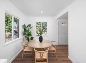 Vue Staging: Home-Our-Portfolio-5329-Dunrobin-Ave_16